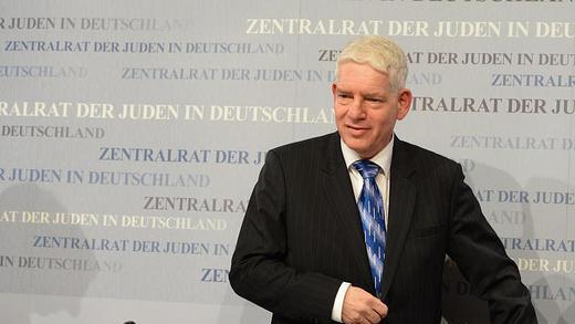 Josef Schuster       -  Josef Schuster ist für vier Jahre zum neuen Präsidenten des Zentralrats der Juden gewählt worden. Foto: Arne Dedert