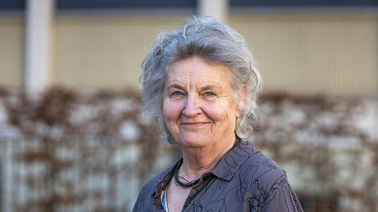 Christa Fischer aus Höchberg vertreibt sich ihre Zeit nach der Rente mit regelmäßigen Auftritten auf der Theaterbühne in Würzburg. Christa Fischer aus Höchberg vertreibt sich ihre Zeit nach der Rente mit regelmäßigen Auftritten auf der Theaterbühne in Würzburg.