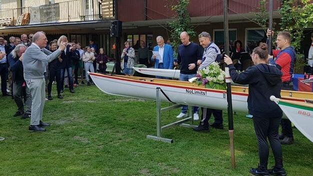 Schwimmidol Thomas Lurz und Ruderer Thomas Zink taufen Pararudervierer „NoLimits!“