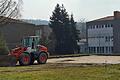 An der Friedrich-Fleischmann-Grundschule in Marktheidenfeld finden derzeit Bauarbeiten statt. Es wird eine Fläche für Container-Klassenzimmer hergerichtet.