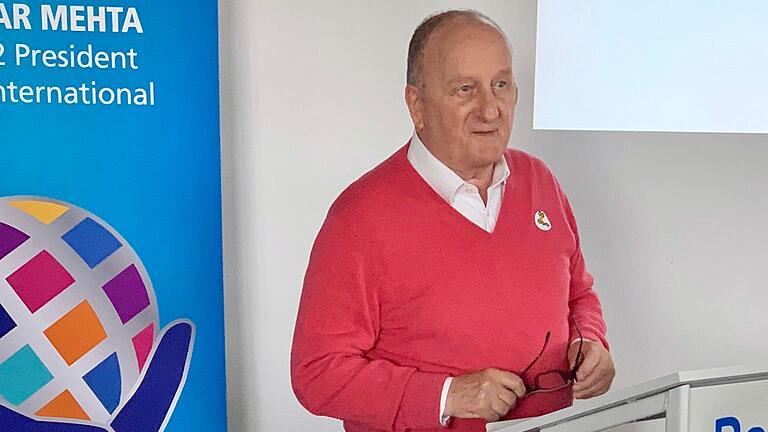 Klaus Eckhardt, Incoming Präsident des RC Schweinfurt Friedrich Rückert bei der Präsentation des Projekts 'We4bee'.