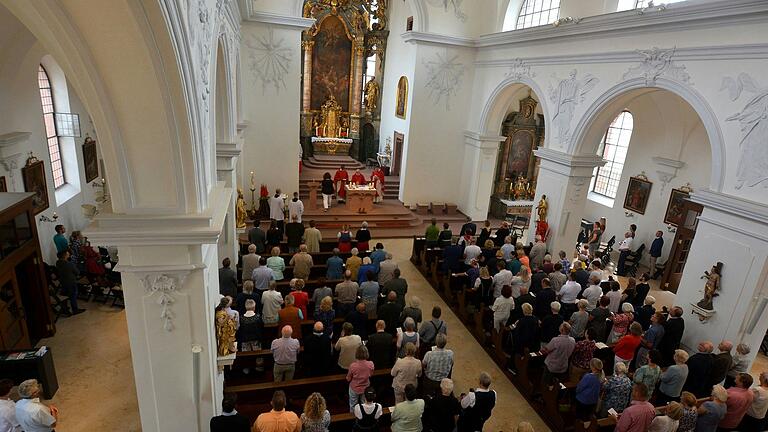 Mit viel Weihnachtsmusik: Ein festliches Konzert findet in der St. Laurentius Kirche in Marktheidenfeld statt. Mit viel Weihnachtsmusik: Ein festliches Konzert findet in der St. Laurentius Kirche in Marktheidenfeld statt.