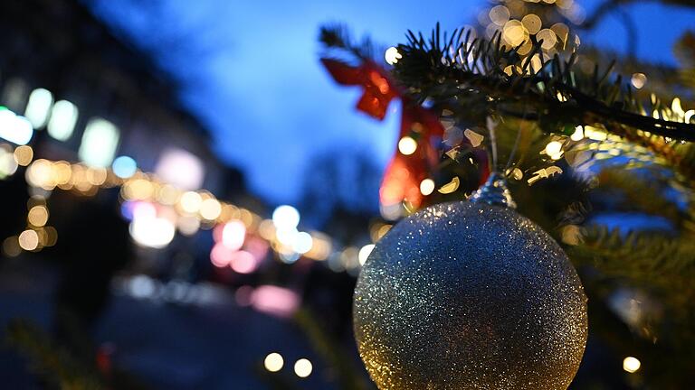 387029096.jpg       -  Im November und Dezember findet der Weihnachtsmarkt in Forchheim statt. Alles rund um Öffnungszeiten, Programm und Parksituation finden Sie hier.