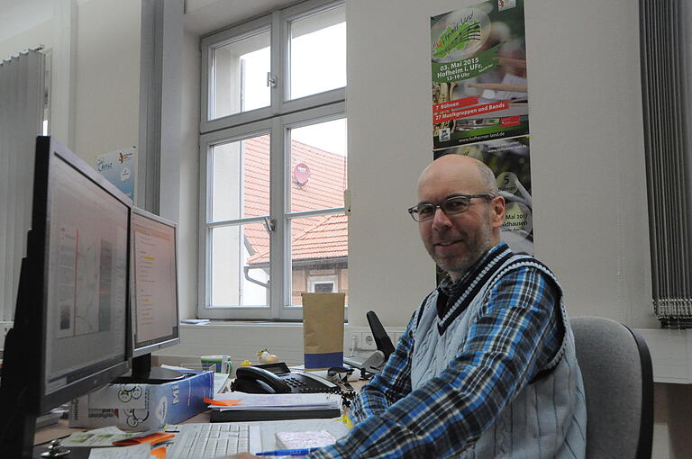 Allianz-Manager Matthias Hirschmüller bei den Vorbereitungen zum Musikfestival Hofheimer Land. Allianz-Manager Matthias Hirschmüller bei den Vorbereitungen zum Musikfestival Hofheimer Land.