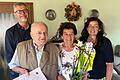 Bürgermeister Bernhard Weidner (von links) überbrachte Erich und Marianne Bausenwein zusammen mit der&nbsp;stellvertretenden Landrätin Christine Haupt-Kreuzer&nbsp;Glückwünsche