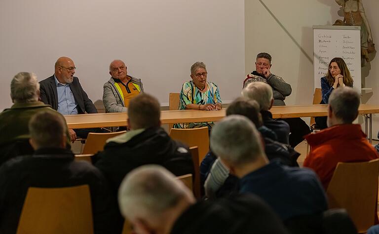 Podiumsdiskusion im Kulturarsenal 'Alte Därre' in Bad Königshofen. 'Es war einmal - die DDR'. Podiumsdiskusion im Kulturarsenal 'Alte Därre' in Bad Königshofen. 'Es war einmal - die DDR'.