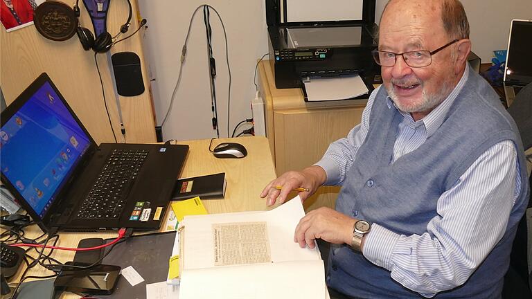 Auch mit 80 Jahren ist Willi Hertlein täglich am Schreibtisch mit Pressearbeit anzutreffen. Auch mit 80 Jahren ist Willi Hertlein täglich am Schreibtisch mit Pressearbeit anzutreffen.