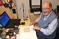 Auch mit 80 Jahren ist Willi Hertlein täglich am Schreibtisch mit Pressearbeit anzutreffen.
