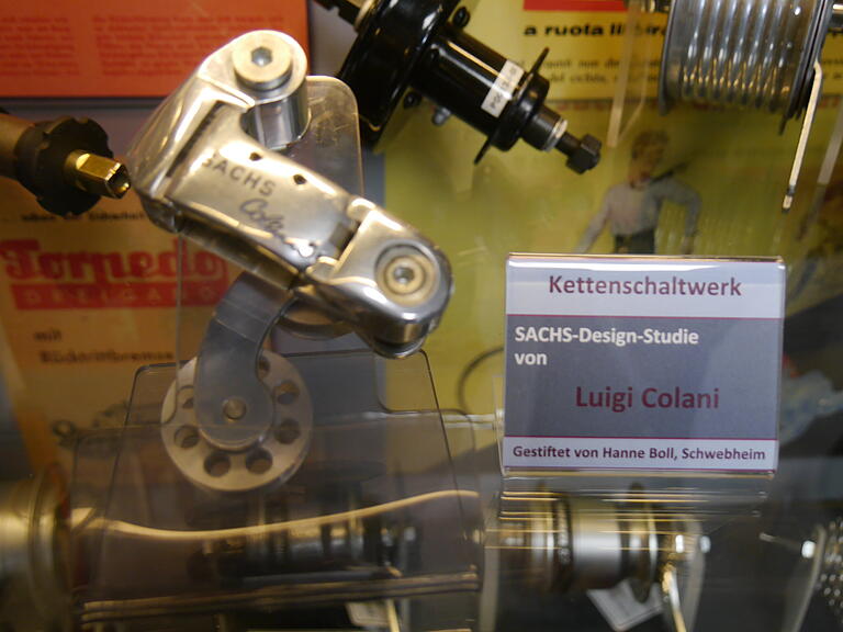 Das Runde ins Eckige gebracht: Die "Colani-Kettenschaltung" hat nun einen Ehrenplatz in der Vitrine. Das Runde ins Eckige gebracht: Die "Colani-Kettenschaltung" hat nun einen Ehrenplatz in der Vitrine.