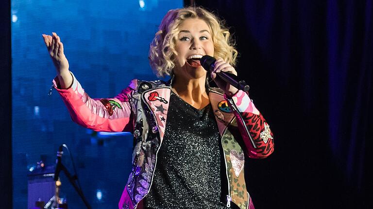Beatrice Egli ist der Star des Schlager-Marathons beim Streutal-Festival am 23. Juli in Mellrichstadt (Foto von der Wohlfühlgarantie Tournee 2018 in Würzburg). Beatrice Egli ist der Star des Schlager-Marathons beim Streutal-Festival am 23. Juli in Mellrichstadt (Foto von der Wohlfühlgarantie Tournee 2018 in Würzburg).