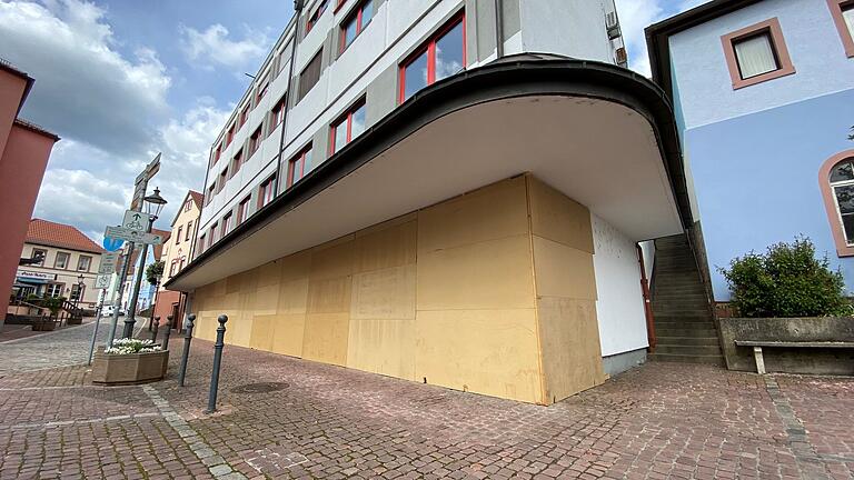 Im ehemaligen NKD in der Gemündener Obertorstraße 43 tut sich etwas. Im ehemaligen NKD in der Gemündener Obertorstraße 43 tut sich etwas.