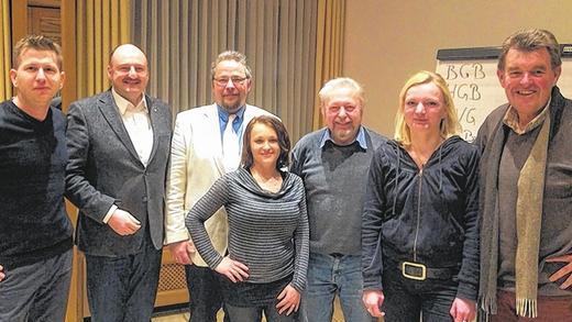 Einsatz für Arbeitnehmervertreter: Über die Behinderung von Betriebsräten diskutierten die Teilnehmer der AfA-Konferenz in Marktheidenfeld, darunter der SPD-Kreisvorsitzende Harald Schneider (rechts) und der SPD-Bundestagsabgeordnete Bernd Rützel (Zweiter von links). Einsatz für Arbeitnehmervertreter: Über die Behinderung von Betriebsräten diskutierten die Teilnehmer der AfA-Konferenz in Marktheidenfeld, darunter der SPD-Kreisvorsitzende Harald Schneider (rechts) und der SPD-Bundestagsabgeordnete Bernd Rützel (Zweiter von links).