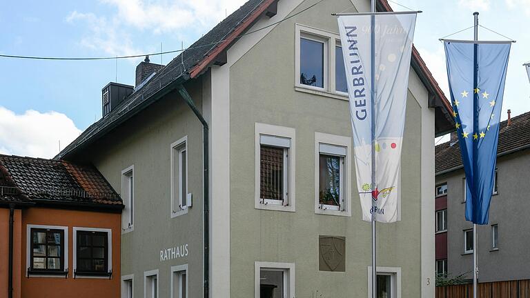 Am 8. November sind die Bürger Gerbrunns dazu aufgerufen, über die Zukunft des Biotops am Kirschberg zu entscheiden. Am 8. November sind die Bürger Gerbrunns dazu aufgerufen, über die Zukunft des Biotops am Kirschberg zu entscheiden.
