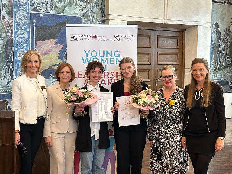 Viktoria May, Andrea Werner, Eva Boyks, Sophie Molitor, Sabine Horn, Michaela Schlotter. Viktoria May, Andrea Werner, Eva Boyks, Sophie Molitor, Sabine Horn, Michaela Schlotter.