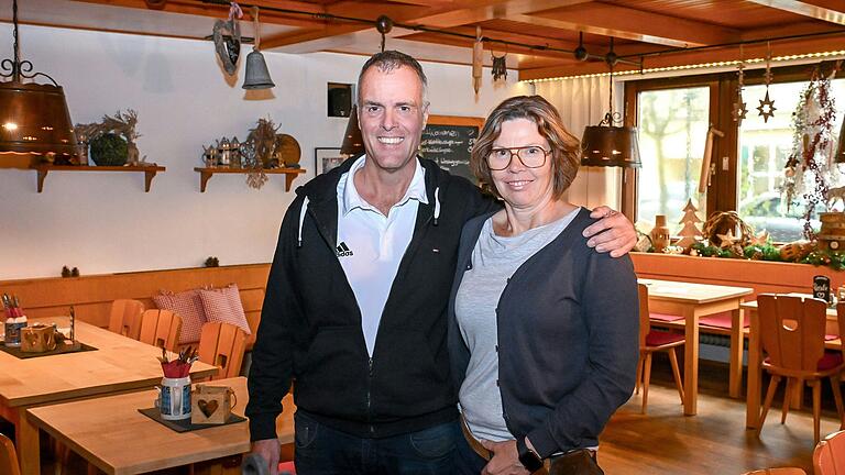 Eine Ära geht zu Ende. Nach vier Generationen müssen Claudia und Paul Wehner (im Bild) den Brauerei-Gasthof Weinig in Gerolzhofen schließen. In erster Linie liegt's am fehlenden Personal, sagen die beiden.