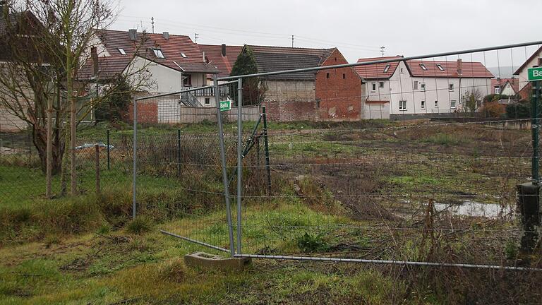 Auf dem Ehrenfelsgelände in Karlburg wird bald gebaut. Auf dem Ehrenfelsgelände in Karlburg wird bald gebaut. 