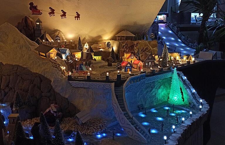 Im Dunkeln verbreitet das Weihnachtsdorf mit seinen vielen Lichtern eine heimelige Stimmung. Im Dunkeln verbreitet das Weihnachtsdorf mit seinen vielen Lichtern eine heimelige Stimmung.
