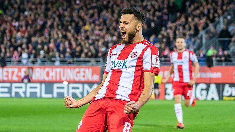 Zwei Jahre lang spielte Dave Gnaase im Trikot der Würzburger Kickers. In 74 Partien für die Rothosen erzielte er sieben Tore. Zwei Jahre lang spielte Dave Gnaase im Trikot der Würzburger Kickers. In 74 Partien für die Rothosen erzielte er sieben Tore.
