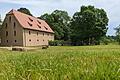 Hinter dem Schloss in Aschach soll ein Spielplatz entstehen.  Foto: Ellen Mützel       -  Hinter dem Schloss in Aschach soll ein Spielplatz entstehen.  Foto: Ellen Mützel