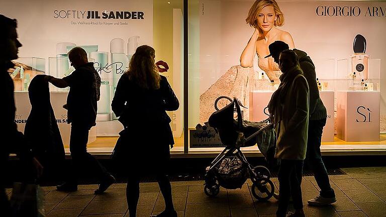 Stadtbummel in der Nacht: Macht der ganzen Familie Spaß.
