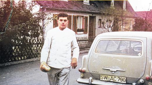 Wie es einmal war: 50 Jahre ist diese Aufnahme alt. Josef Reubelt fuhr damals bereits mit dem Auto sein Brot aus. Wie es einmal war: 50 Jahre ist diese Aufnahme alt. Josef Reubelt fuhr damals bereits mit dem Auto sein Brot aus.