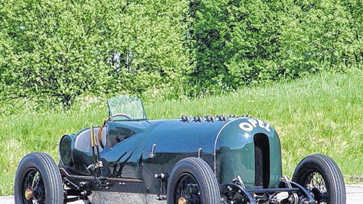 Hingucker: Ein seltenes und außergewöhnliches Fahrzeug besucht die Fladungen Classics am 5. und 6. Juli &ndash; das &bdquo;Grüne Monster&ldquo; der Firma Opel.