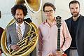 'The new Hot' interpretiert die Musik vom amerikanischen Trompeter und Sänger Louis Armstrong.