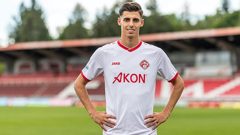 Ivan Franjic von den Würzburger Kickers. Ivan Franjic von den Würzburger Kickers.