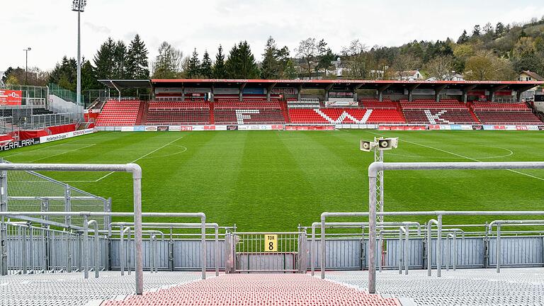 Das Kickersstadion am Würzburger Dallenberg. Ein Betriebskostenzuschuss durch die Stadt steht am Donnerstag auf der Tagesordnung des Stadtrates.