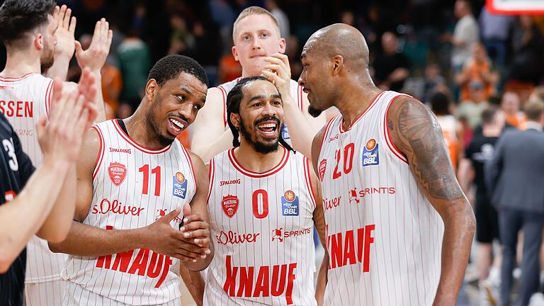 Können die Würzburg Baskets heute einen Heimsieg gegen den SYNTAINICS MBC bejubeln? Können die Würzburg Baskets heute einen Heimsieg gegen den SYNTAINICS MBC bejubeln?