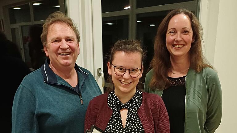 Die neuen Vorsitzenden Klaus Balling, Ronja Kömm, Kerstin Keller-Göbel. Die neuen Vorsitzenden Klaus Balling, Ronja Kömm, Kerstin Keller-Göbel.