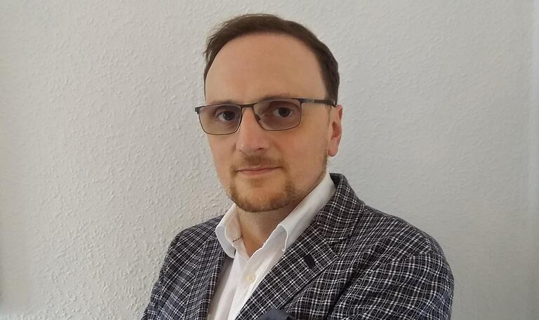 Dino Capovilla ist Leiter des Lehrstuhls für Pädagogik bei Sehbeeinträchtigungen sowie Allgemeine Heil-, Sonder- und Inklusionspädagogik an der Universität Würzburg. Dino Capovilla ist Leiter des Lehrstuhls für Pädagogik bei Sehbeeinträchtigungen sowie Allgemeine Heil-, Sonder- und Inklusionspädagogik an der Universität Würzburg.