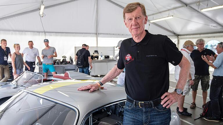 Rallye-Legende Walter Röhrl wird am 2. Juni auf der Messe 'Abenteuer & Allrad' aus seinem Leben erzählen, Fragen beantworten und Autogramme geben. Rallye-Legende Walter Röhrl wird am 2. Juni auf der Messe 'Abenteuer & Allrad' aus seinem Leben erzählen, Fragen beantworten und Autogramme geben.