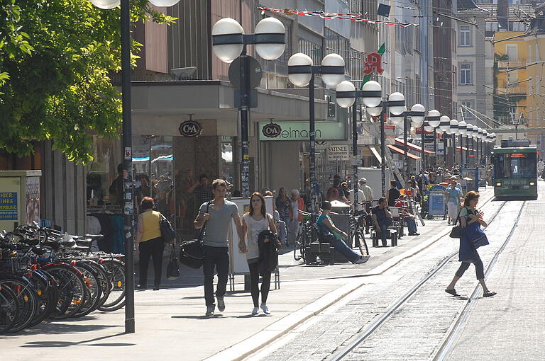 Die Kaiserstraße im Jahr 2010. Die Kaiserstraße im Jahr 2010.
