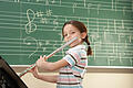 Kinder und Musik       -  Serien: Kinder und Musik: 7 Tipps, die helfen, Kinder beim Üben eines Instrumentes zu unterstützen.