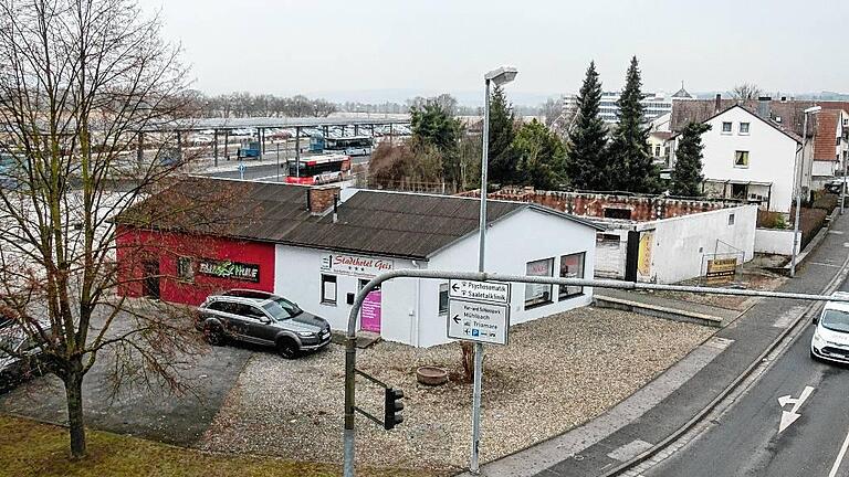 Noch gibt es keinen Bebauungsplan für die Fläche am Bad Neustädter Busbahnhof gegenüber von der Stadtmauer.