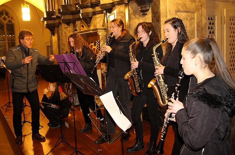 Ergreifenden Blechbläsersound servierte das Saxophon- und Klarinettenquintett von der Empore des Steigerwalddoms. Ergreifenden Blechbläsersound servierte das Saxophon- und Klarinettenquintett von der Empore des Steigerwalddoms.