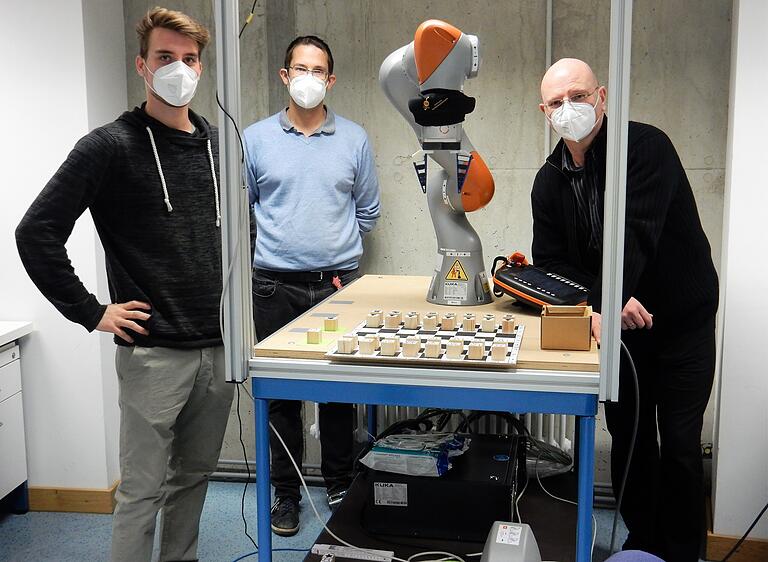 Im Labor: Tim Selig (von links), Martin Storath und Oliver Bletz-Siebert.
