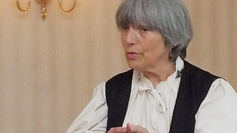 Märchenerzählerin Heidi Andriessens erzählt am Sonntag, 3. September, in Schroeder's Buchcafé in Wildflecken Märchen von japanischen Inseln. Foto: Archiv/Björn Hein       -  Märchenerzählerin Heidi Andriessens erzählt am Sonntag, 3. September, in Schroeder's Buchcafé in Wildflecken Märchen von japanischen Inseln. Foto: Archiv/Björn Hein