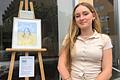 Antonia Oberst stellt derzeit Portraits ukrainischer Frauen in Gerolzhöfer Schaufenstern aus.