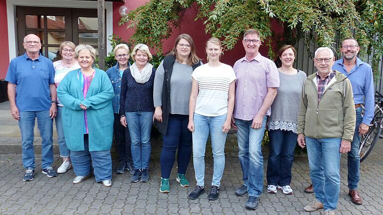 Alte und neue GSV-Führungsmannschaft (von links) Helmut Wellhöfer, Karin Wellhöfer, Birgit Steger, Michaela Ries, Claudia Müller, Sabine Göbel, Carina Hartmann, Wolfgang Dürr, Hannah Bolte, Manfred Scheuermann und Rainer Schirling.