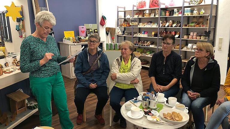 Auf dem Foto: Doris Geißler, Hildegard Weigand, Maria Götzelmann, Petra Auer und Helga Groha.