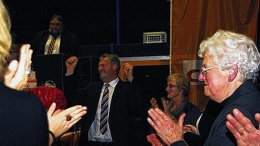 Freude über das Ergebnis: Alois Gerig wurde mit 97,4 Prozent zum Kandidaten des Wahlkreises für die Bundestagswahl im nächsten Jahr gewählt. Die Freude darüber war ihm anzusehen. Freude über das Ergebnis: Alois Gerig wurde mit 97,4 Prozent zum Kandidaten des Wahlkreises für die Bundestagswahl im nächsten Jahr gewählt. Die Freude darüber war ihm anzusehen.