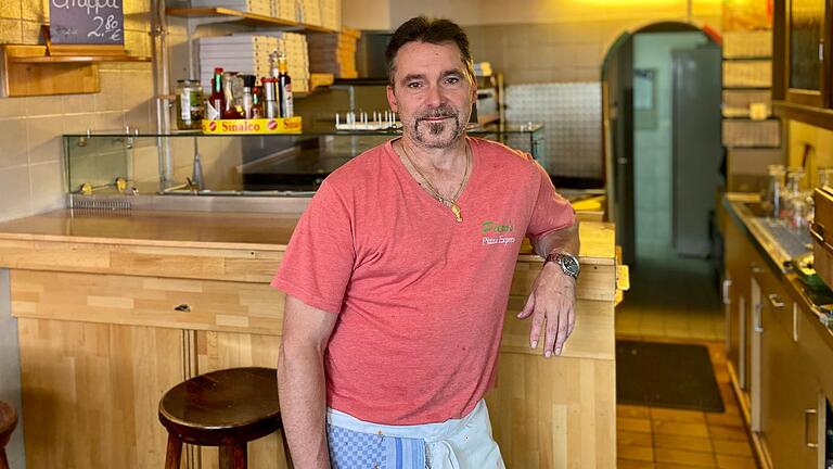 Der Inhaber von Pieros Pizza-Express, Frank Sacilotto, freut sich über den Zuspruch seiner Gäste. Der Inhaber von Pieros Pizza-Express, Frank Sacilotto, freut sich über den Zuspruch seiner Gäste.