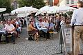 Mit Politik auf dem Marktplatz (hier im Sommer 2018 der CSU-Generalsekretär Markus Blume in Haßfurt) erreicht man heute nur noch wenige Bürger.