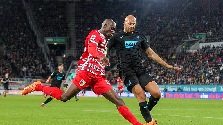 FC Augsburg - TSG 1899 Hoffenheim       -  FCA-Stürmer Kelvin Yeboah gehörte zu den besten Spielern beim 1:0-Sieg gegen Hoffenheim.
