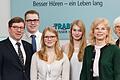 Drei Generationen einer Familie, die an einem Strang ziehen: Hörakustiker-Meister Andreas Trabert mit den Kindern Philipp, Valentina und Viktoria Trabert sowie mit Gattin Annette Trabert und ihrer Mutter Ursula Lucas (von links).