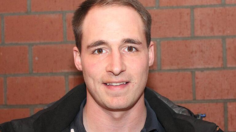 Benedikt Schraud (28) aus Dettelbach ist schon mit einer festen Wahlentscheidung in die Dettelbacher Maintalhalle gekommen. Benedikt Schraud (28) aus Dettelbach ist schon mit einer festen Wahlentscheidung in die Dettelbacher Maintalhalle gekommen.