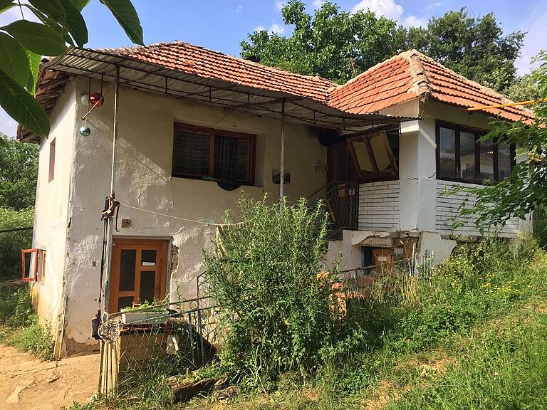 Der Bauernhof in Boževce, wo die Hilfsorganisation Gaia Landwirtschaft nach dem Prinzip der Permakultur betreibt. Das Bild entstand im Jahr 2019. Der Bauernhof in Boževce, wo die Hilfsorganisation Gaia Landwirtschaft nach dem Prinzip der Permakultur betreibt. Das Bild entstand im Jahr 2019.