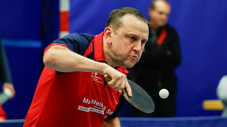 Evgueni Chtchetinine vom TTC Kist zeigte gegen den TSV Windsbach eine starke Leistung und gewann seine beiden Einzel gegen Tom Schweiger und Bojan Tokic. Evgueni Chtchetinine vom TTC Kist zeigte gegen den TSV Windsbach eine starke Leistung und gewann seine beiden Einzel gegen Tom Schweiger und Bojan Tokic.
